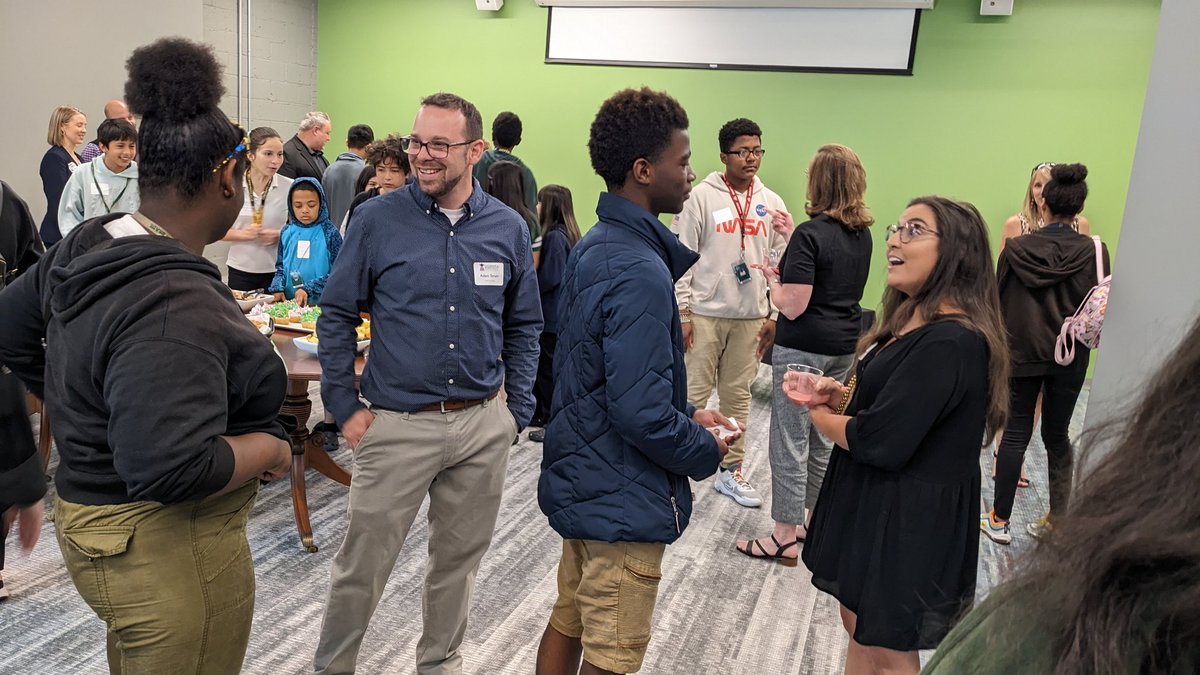 BereaBulldogsMS's tweet photo. ๐คStudents also honed their business etiquette skills by mingling with local community members at a mock business reception
๐คฉ Overall, students had a great time
โค๏ธ We are SO proud of our AVID students!
#lovesupportaccountability #workhardbekind https://t.co/PIMiF2wgmc