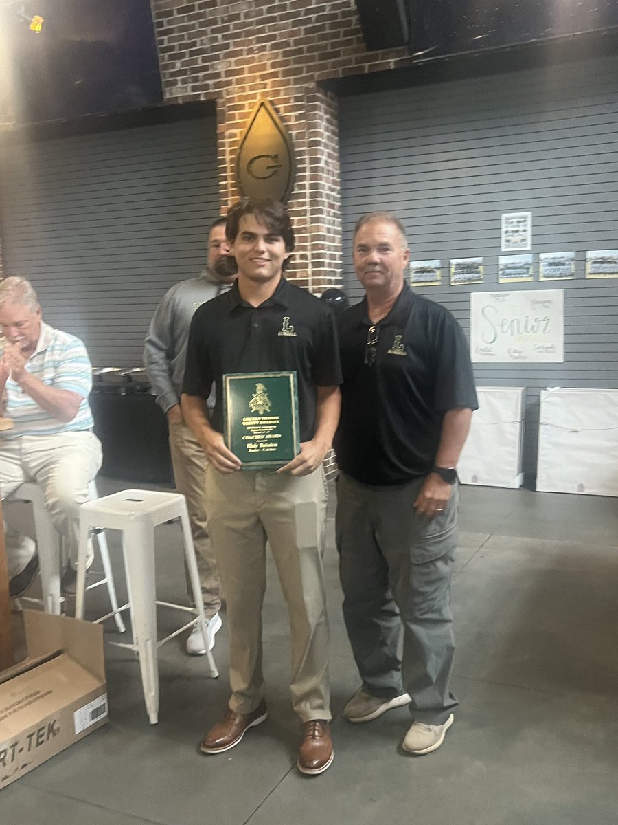 TjBais's tweet image. PROUD DAD and I am bragging . @BlairBaisden and @BrennanBaisden3 were the recipients of the Varsity and JV coaches award for Lincoln Baseball! Love you guys!