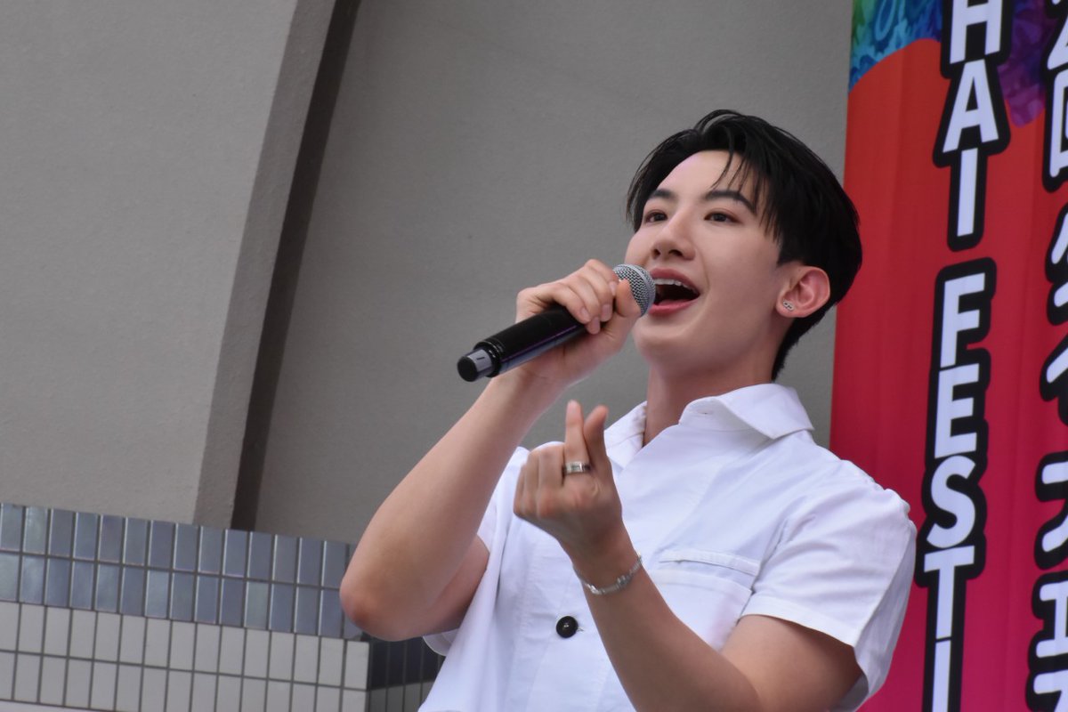 entaro_sanroku's tweet image. タイ沼の先輩の皆さんおはようございます!🙏今日のタイフェス写真おすそ分けはToptapくんから!
そしてやっぱり靴を撮ってる(笑)
#Toptap #タイフェスティバル東京2023