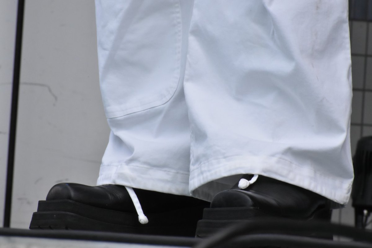 entaro_sanroku's tweet image. タイ沼の先輩の皆さんおはようございます!🙏今日のタイフェス写真おすそ分けはToptapくんから!
そしてやっぱり靴を撮ってる(笑)
#Toptap #タイフェスティバル東京2023