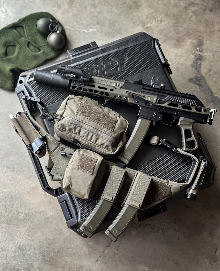 IC13_us's tweet photo. OD Green for the win! 🤘

📸: @sumnlikeaboss

#odgreen #mask #akv #omega9k #chestrig #sparemag #snackpouch #medkit #invrt #bandoleer #ic13 https://t.co/1t4Rqg6Jbd