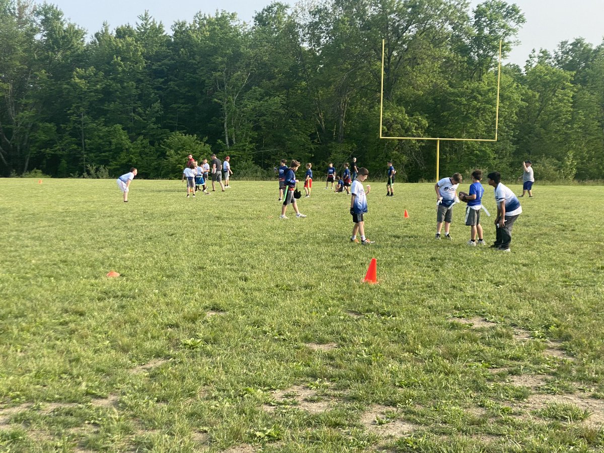 WallkillFB's tweet photo. ANOTHER GREAT NIGHT AT OUR YOUTH FLAG FOOTBALL LEAUGE!
MANY FUTURE PANTHERS DISPLAYING THEIR SKILLS AND GETTING COACHED UP! DONT FORGET TO HIT OUR YOUTH CAMP JUNE 14TH
#THEFUTURE
#HAILTOWALLKILL https://t.co/a7cPCUC9DQ