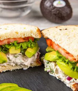 paulabendfeldt's tweet image. A1: That they make any food taste better and they are also good for you! Like adding avocado to a sandwich makes it go from good to amazin like this apple and chicken avo sandwich &amp;gt; bit.ly/3IywvBu 
 #gno #AvocadoGoodFats #SuperGood #avocados #avocado