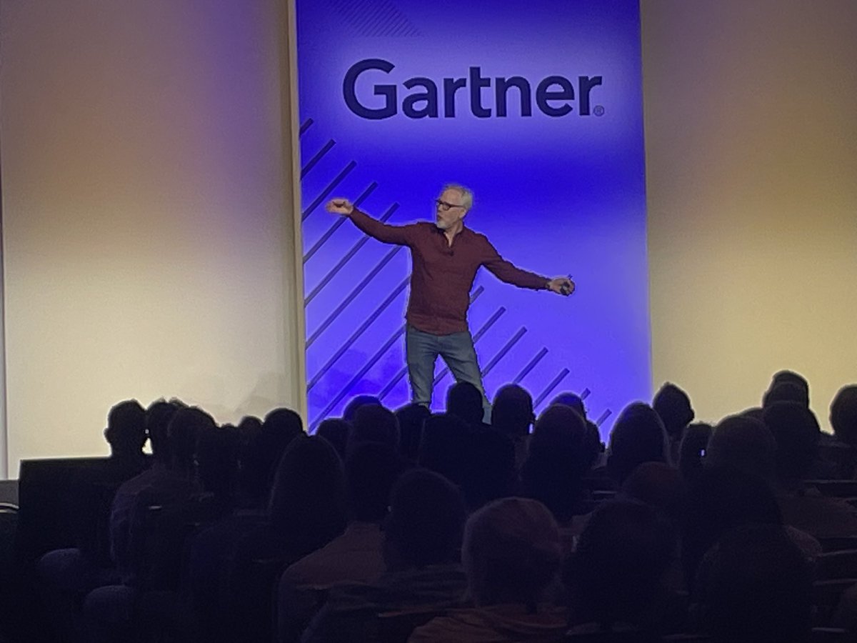 pwinckel's tweet image. Adam savage rocking it at #gartnerAPPS summit in front of 1800 #applications and #swengineering leaders!