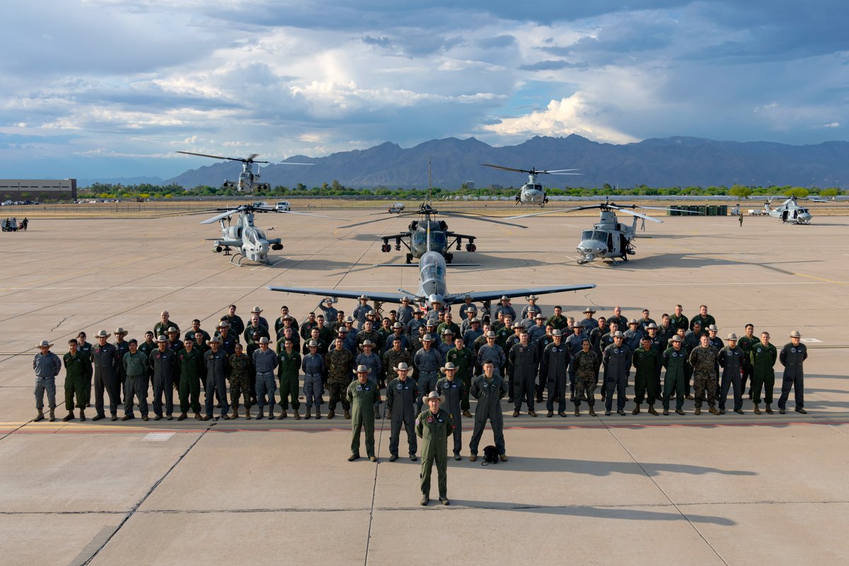 AFSOUTH's tweet photo. Friendship - Partnership - Solidarity 🤝

Special thanks to @USMC Light Attack Helicopter Squadron 775, who integrated with our @FuerzaAereaCol partners during  🚩 #RFR23! https://t.co/P7Hg6gq7no