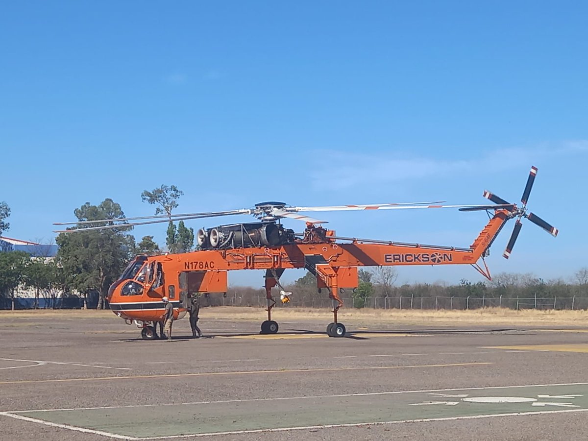 vic_tigre's tweet photo. Dejaré esto por aquí, sin palabras, sin descripción, solo para el disfrute visual.
Sikorsky S-64F Skycrane
#FAM https://t.co/PeCCcKRrpR