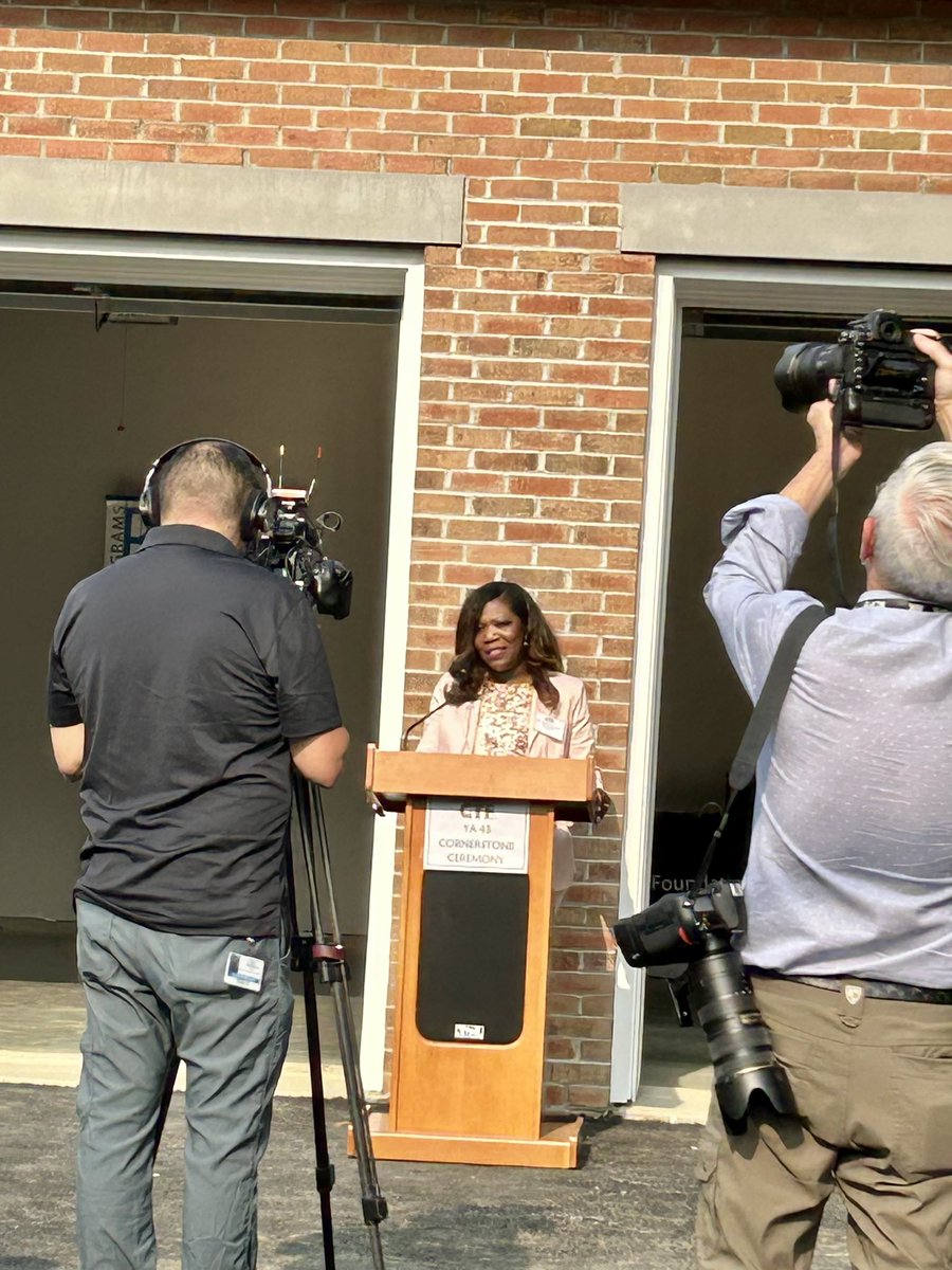 Today’s Cornerstone Ceremony recognized a remarkable accomplishment by MCPS CTE students & staff…Young American House #43! 🎉👷🏽‍♀️🧱🛠️🧰🪚MCPS @NewsForMCPS @mocoboe @MunseyWheaton @TildenPrincipal #CTE #constructionindustry @MoCoCouncilMD @SenecaValleyHS @Bethesda_Mag @Edisonmcpsmd