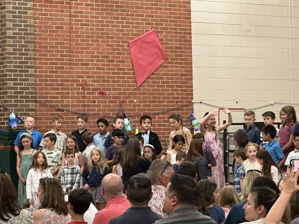 Our second group of amazing 2nd graders! <a href="/FSD79/">Fremont District 79</a> <a href="/MrLFSD79/">Stefan Ladenburger</a> #bettertogether