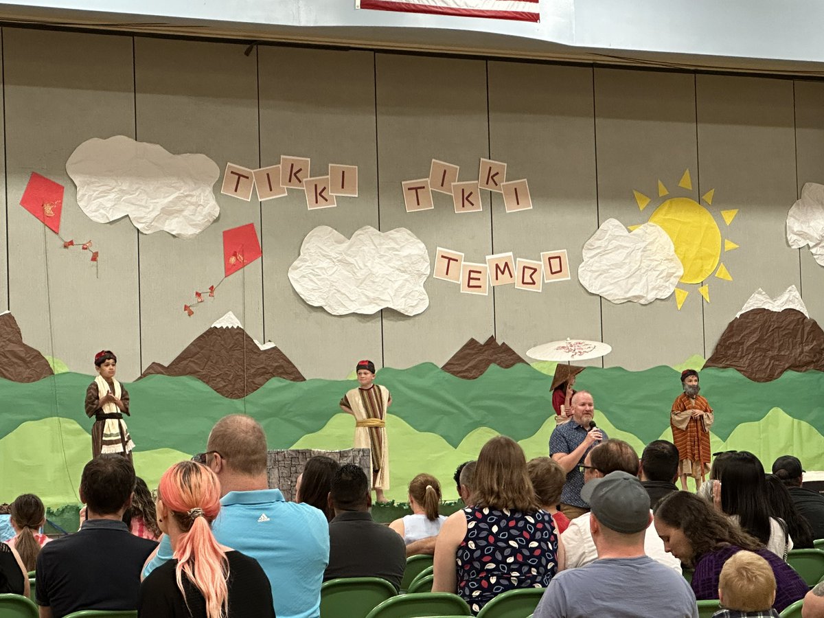 MrsCPark's tweet photo. Our second group of amazing 2nd graders! @FSD79 @MrLFSD79 #bettertogether https://t.co/BI8x6myBjH