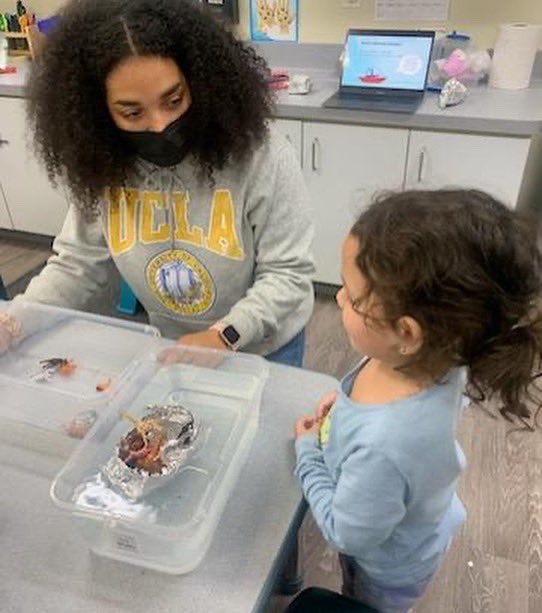 Shout out to our friends at #LittleLibrariansUCLA for leading a #STEM-based readalong at our Preschool Learning Center today! 😎

These awesome undergraduate college students created a fun lesson plan around “How many toys does it take to sink a boat?” 🧸🚤