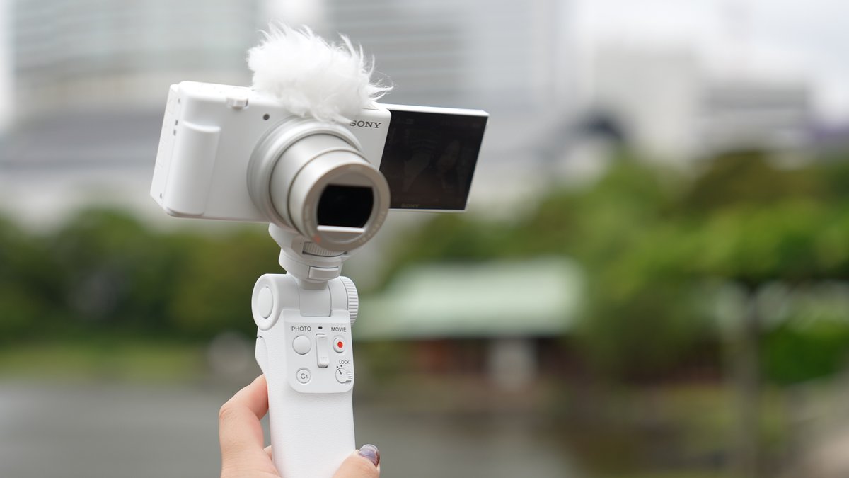 <a href="/SonyAlpha/">Sony | Alpha</a> The aesthetic of the white ZV-1 II though... 🤩