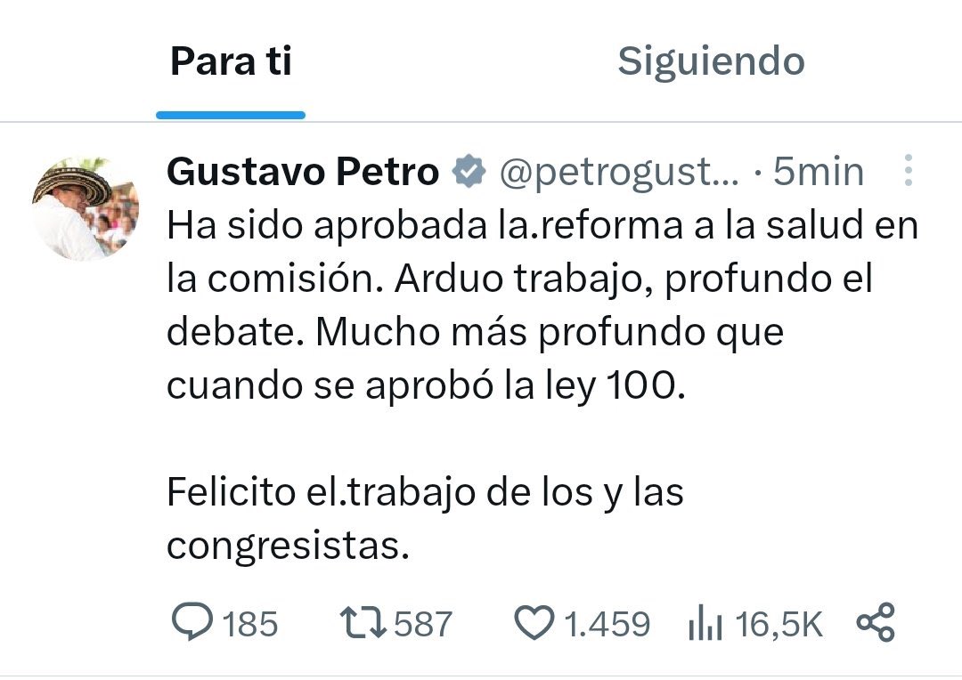 MolinaKrlos's tweet photo. #PrimeroEnPolitica Presidente @petrogustavo agradece a la comisión séptima de la Cámara el haber aprobado, en primer debate, la Reforma a la Salud. https://t.co/ZkSxcSX6bn