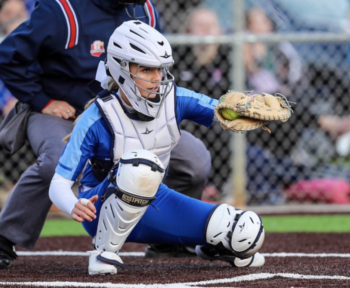 BerlinBearsSB's tweet photo. Congrats to @AdelynneYoung for winning Honorable Mention All OCC 🥇 #BearFam https://t.co/cY1lOmUEaq