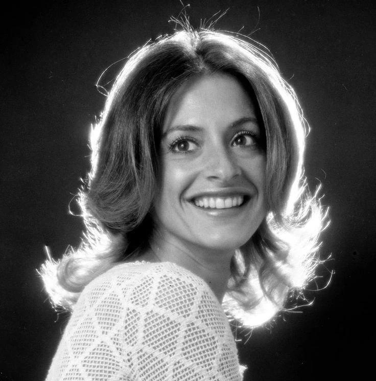 iShowTunes's tweet photo. #PattiLuPone- Photographed in August 1975 when she was a member of #JohnHouseman's #TheActingCompany, a Nationally Touring Repertory Company. (Photos by #JackMitchell/#GettyImages) https://t.co/i39ZoM3yk3