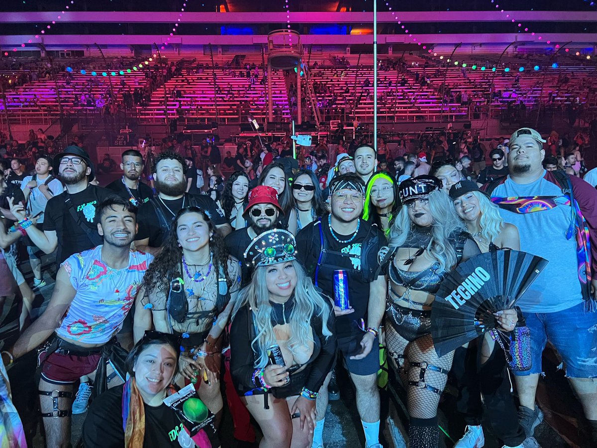 TitOTrejO54's tweet photo. What a great weekend! Till next time EDC ✌🏽🎡🎆 #EDCLV #EDC2023 https://t.co/MDM4QCrx9w