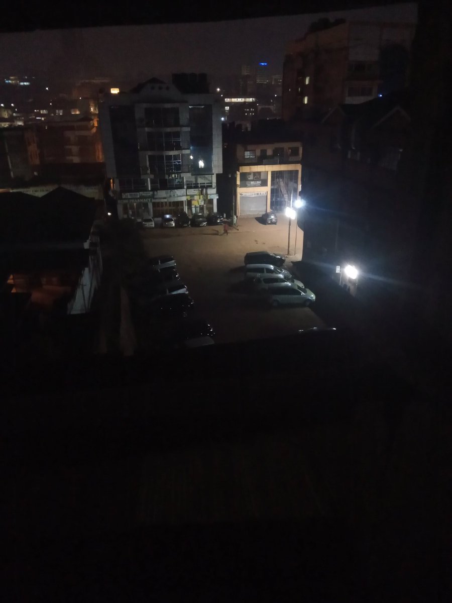 CornAshiraf's tweet photo. Some one 2guess this building 10dollars 4u. https://t.co/pYqAmpuvlX
