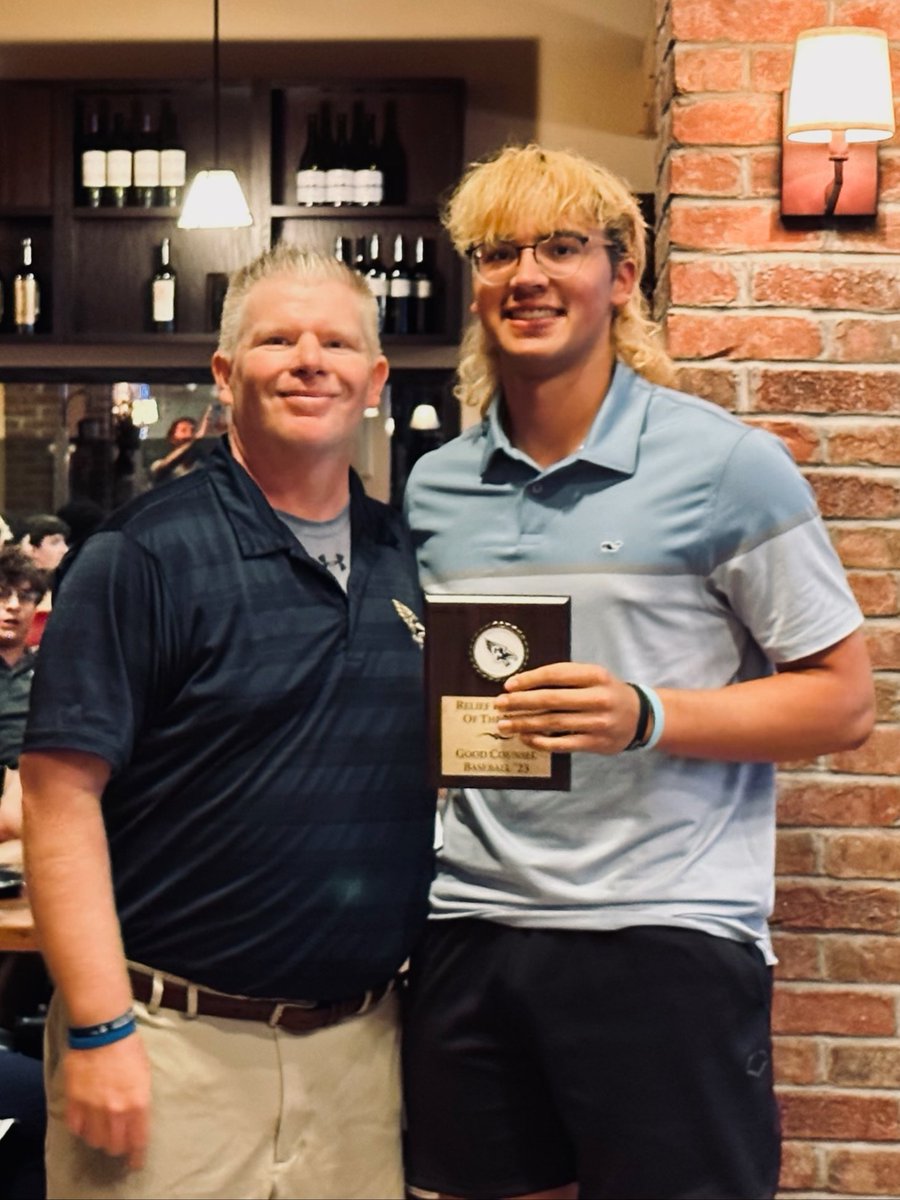 EthanBell_87's tweet photo. Honored to receive Relief Pitcher of the Year award for @OLGCHSBaseball. 
Finished the season with 16.2 IP, 1 W, 5 SV, 16 K, 3 ER, and .145 BAA.
@5starnational @Gresham10 @DigInBaseball @WCAC_Central https://t.co/5MqmNCms2Q