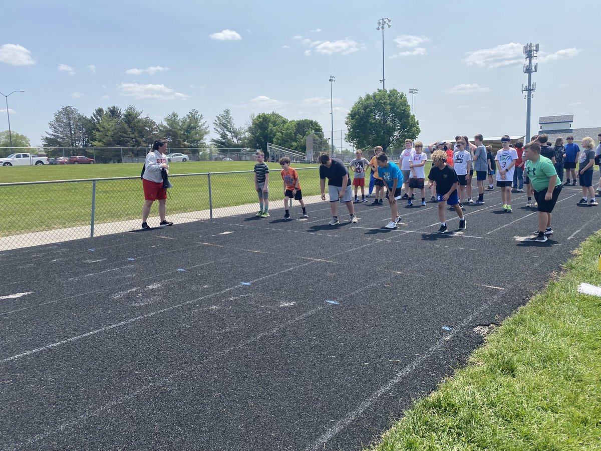 ndwilson1286's tweet photo. Some more photos from todays Field Day including pizza box relay, speed walking, running events, foxtail/softball throwing and more! @BF_Intermediate @SimpsonBFISPE https://t.co/fTQls32A81