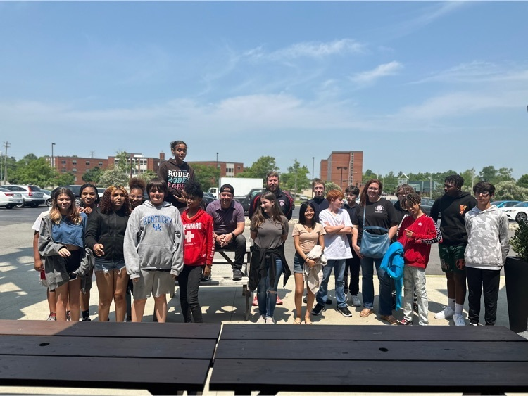 GDutyLionPride's tweet photo. The 8th Graders spent time making some last minute Lion 🦁 memories today! #theyallescaped 👏🏻🦁💪🏻❤️ https://t.co/OmK1f02CuR