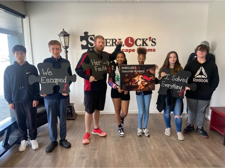 GDutyLionPride's tweet photo. The 8th Graders spent time making some last minute Lion 🦁 memories today! #theyallescaped 👏🏻🦁💪🏻❤️ https://t.co/OmK1f02CuR