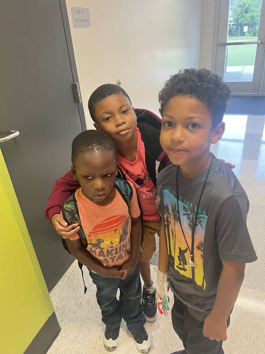 Ms. Hakanson tweet media