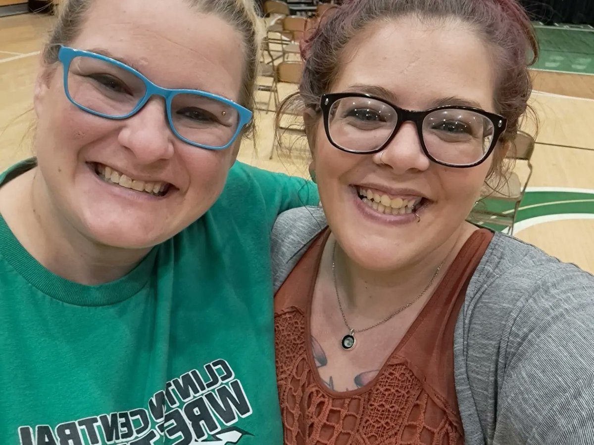 JerraKlassen's tweet photo. It's been a wonderful last day with my Bulldog students. Thank you for letting me be your counselor and for being amazing kids! Love you all, have a great summer, make smart choices. https://t.co/uoLGLaaad5