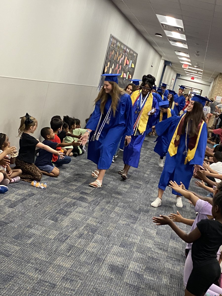 CFISD_Hancock's tweet photo. CONGRATULATIONS to these @cycreekhs graduates! There students are Hancock Alumni! #Hancock #SeniorWalk We are SO proud of you all! @FelderTamera @CarrieAnneEd @CoachTHughes 🎓🎓🎓🎓🎓🎓🎓🎓🎓🎓🎓🎓💙💛💙💛💙💛💙 https://t.co/PneBsCXJFl