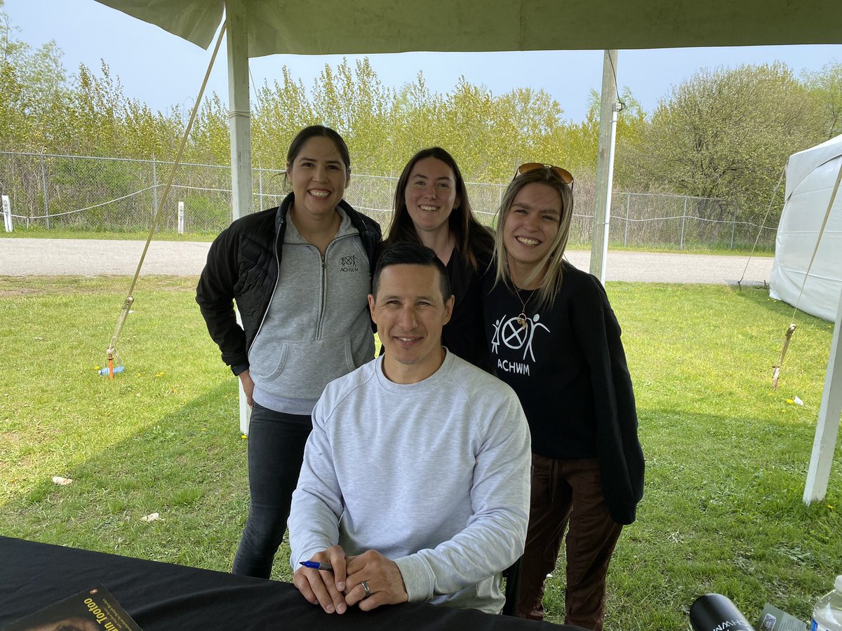 Our team had the honour of attending the “Wellness Path for Addictions &amp; Mental Health” in Wiikwemkoong &amp; we got to meet the first Inuk NHL player, Jordin Tootoo! Such an honour &amp; a pleasure! Meegwetch - Thank you!

#ACHWM #Wiikwemkoong