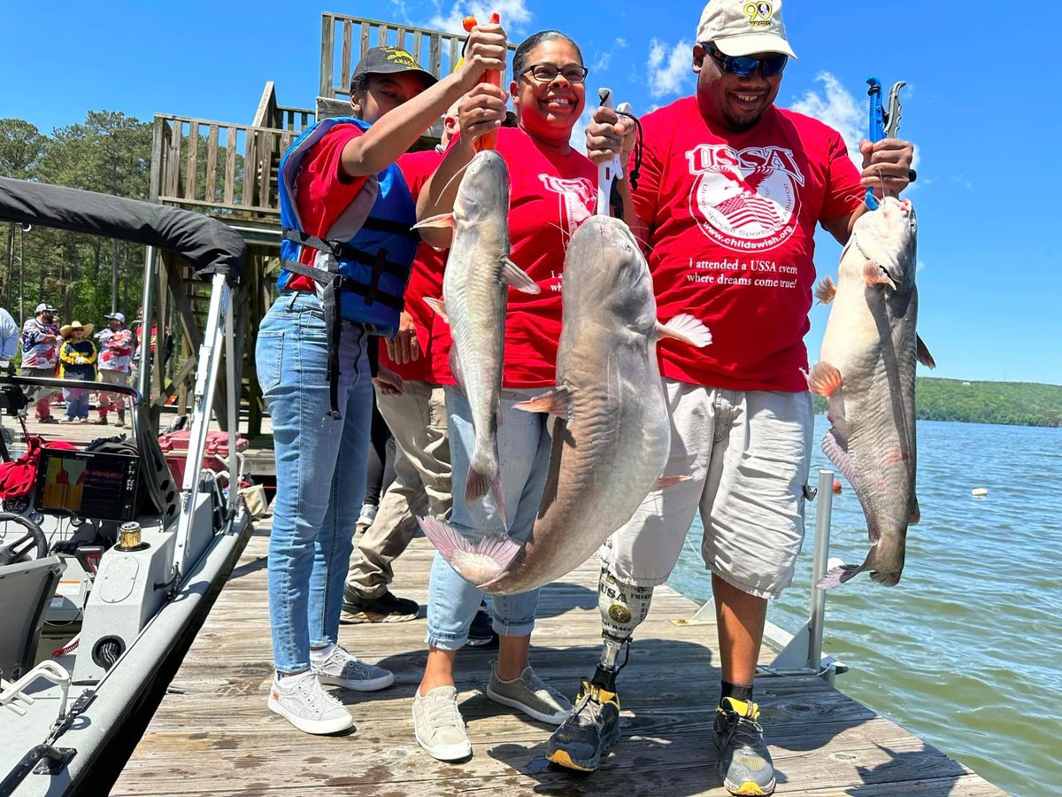 Maximo, a veteran of the Army, and his family experienced their first fishing trip on a boat. They caught seven fish, and the biggest catfish weighed 40 pounds. #childswish #ussa #FishingGirls #Veterans #fishing