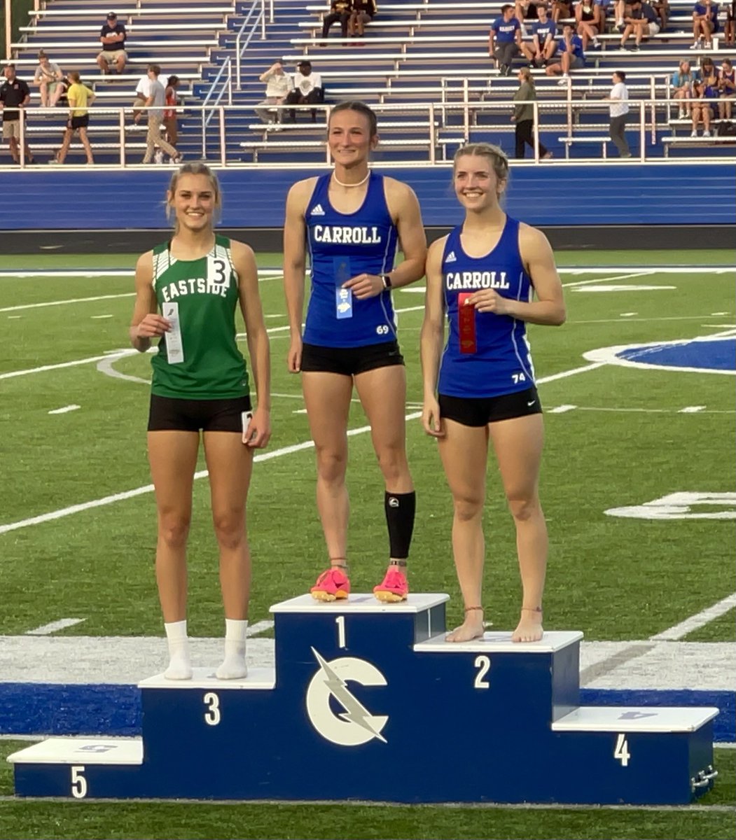 Lily Kreischer took 3rd place in the 400m with a 58.34. #statebound
