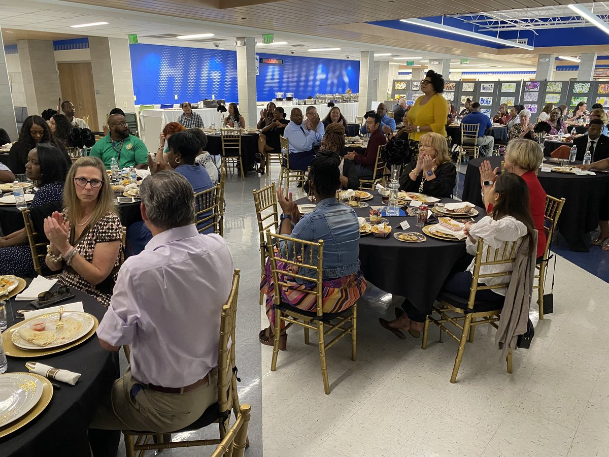 Deborah Traylor tweet media