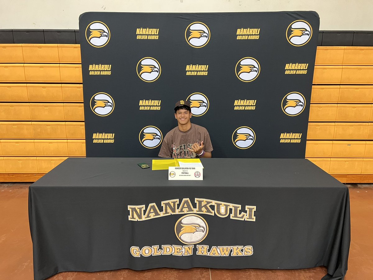 CoachKiliWatson's tweet photo. #LatePost Shoutout to Hansen Salausa-Kaawa @SalausaKaawa for signing with Southern Oregon University! @SOU_Football @CoachSam_WR_SOU Definitely getting a good one! Proud of you Sefo! Do big things! #DisciplineAlwaysWins https://t.co/bhbNVDy1yS