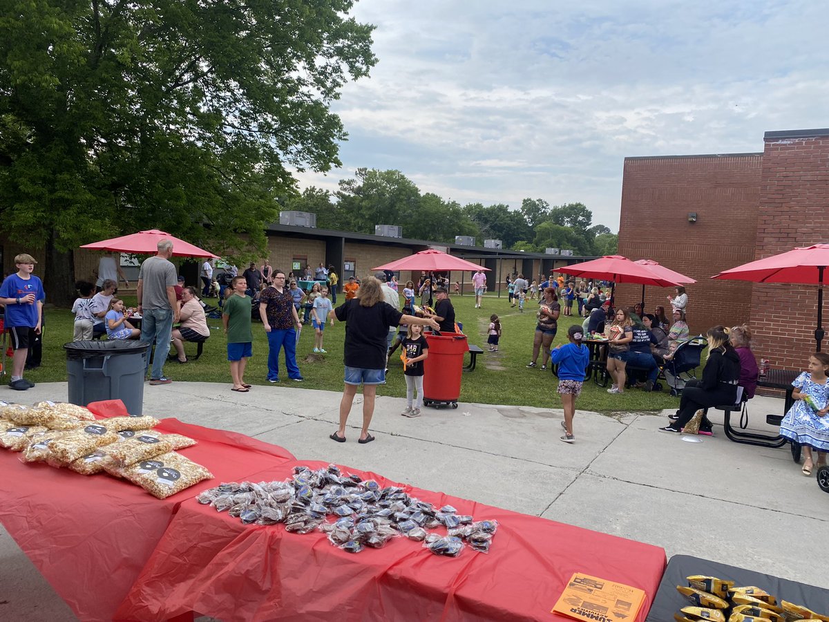 Cloud Springs Elementary tweet media