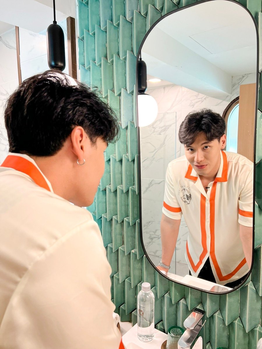 nheetiewgun_99's tweet photo. ช่วงนี้ไม่ค่อยว่าง มีออกกองถ่าย
แต่แอบเอาภาพมาให้ชมก่อนนะ เสาร์นี้เจอกัลลลล สาวกพี่ป๊อดดด เตรียมกรี๊สสสส 😍😍😍☺️☺️☺️ https://t.co/2Y3O3GZUSv