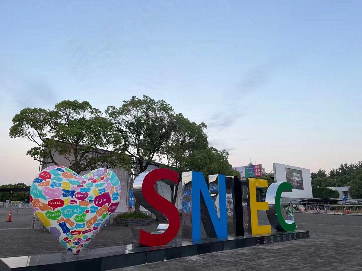 Felicitysolar's tweet photo. Good morning friends:
The 3-day Shanghai SNIEC Photovoltaic Power Exhibition officially kicked off. Welcome to visit our solar technology.
Date: May 24-26
Booth: E12-516
#snec #snecshanghai #snecpvpowershow #solarpower #solarexhibition #soalrbattery #pvpower #felicitysolar https://t.co/41xNFMrQzh