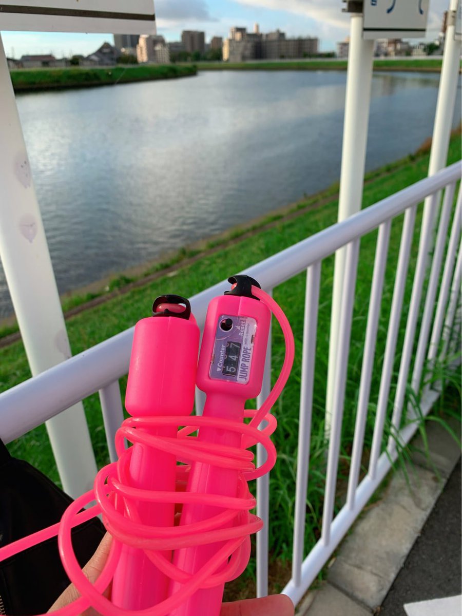 danishyaa's tweet photo. September 11th.
Run to clock 26 days.
Run three kilometers + jump rope 547
Today only ran half an hour.
Because since the first time I jumped rope and found it super difficult.
never jumped again. haha https://t.co/VlDHYTfw6a