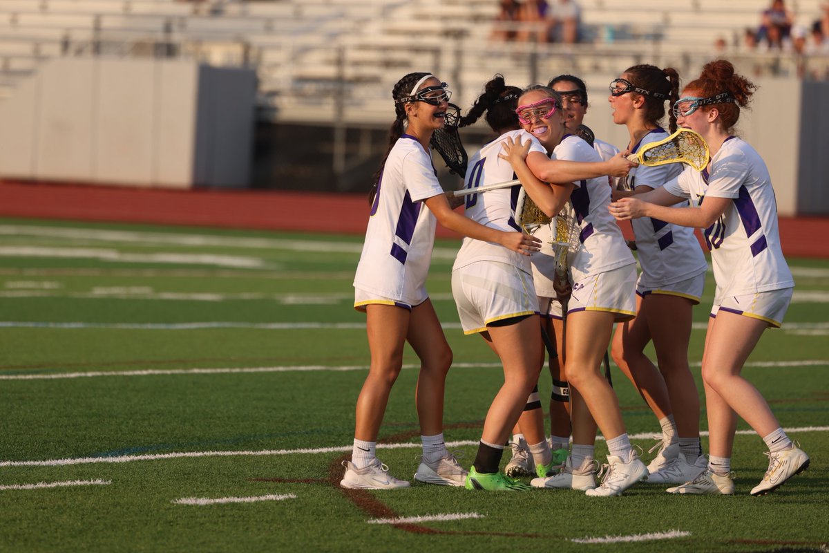 b_pearson's tweet photo. .@EHSwlax is headed to the @GirlsMsla FINAL FOUR! The Cats defeat Summit, 15-3, to move on to the state semis Thursday night at John Burroughs (time TBA). Way to go, Cats! #ehs63025 @EHSActivityDir https://t.co/uoNDaTsS65