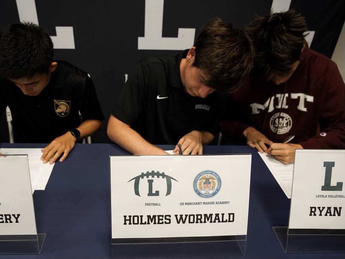 Loyola Football tweet media