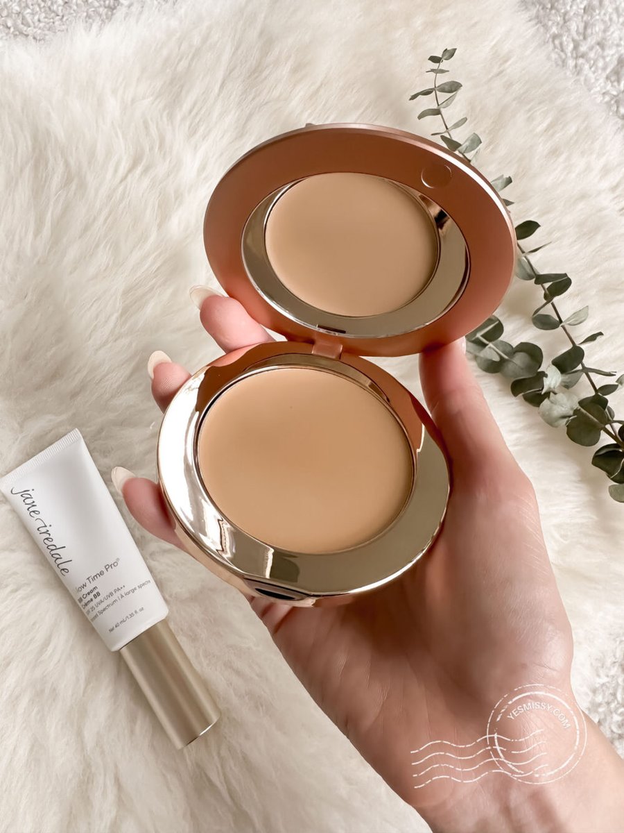 Tinted moisturizers, BB creams and CC creams... What's the difference and which one is right for you? I’ve teamed up with beautysense.ca to break it all down for you on the blog. Check it out on buff.ly/3IGBP5R