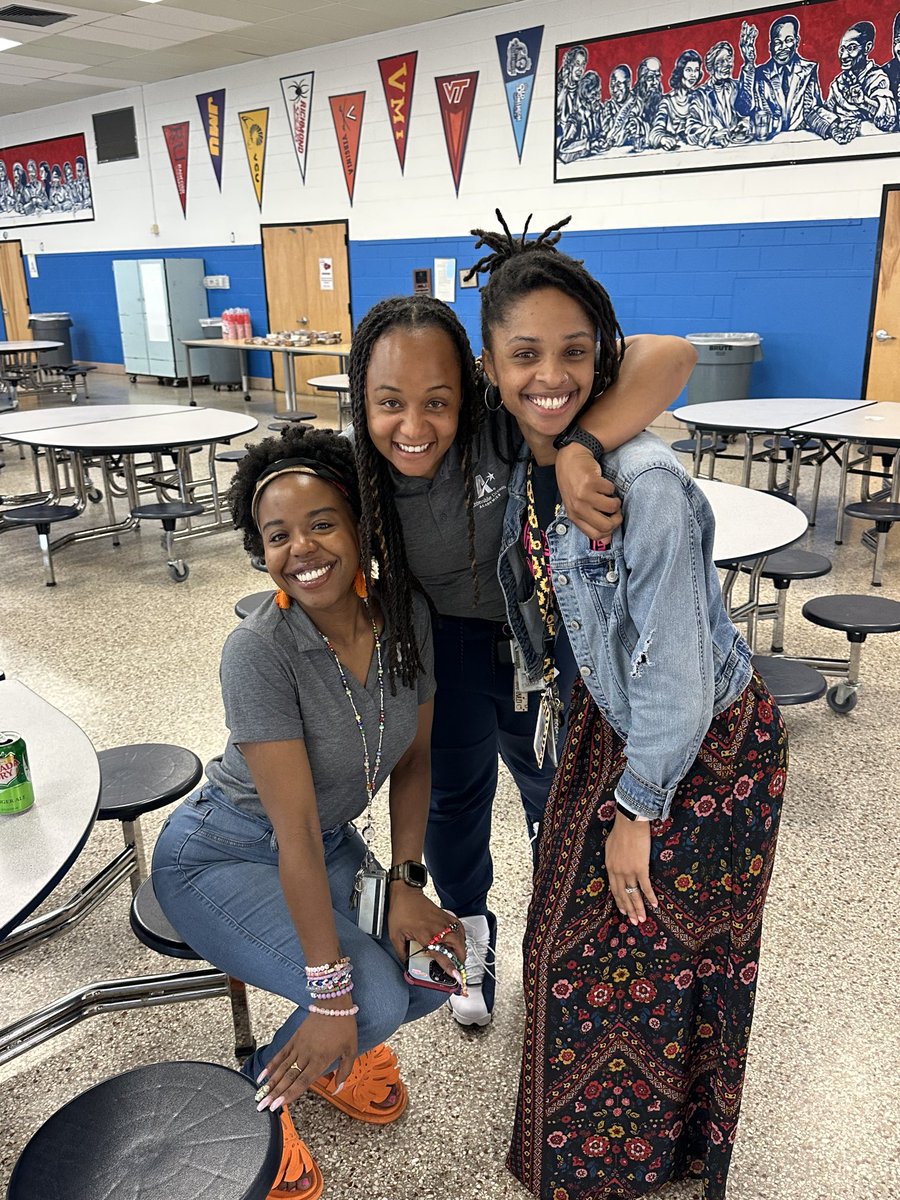 Shannon M. Washington (@hs_es_principal) on Twitter photo Transition Night was a success! Our students have “transitioned” to their next grade! A great sneak peek of grade level expectations with students and parents! <a href="/ADA_HSES/">AchievableDreamHSES</a> Transition Night was a success! Our students have “transitioned” to their next grade! A great sneak peek of grade level expectations with students and parents! <a href="/ADA_HSES/">AchievableDreamHSES</a>