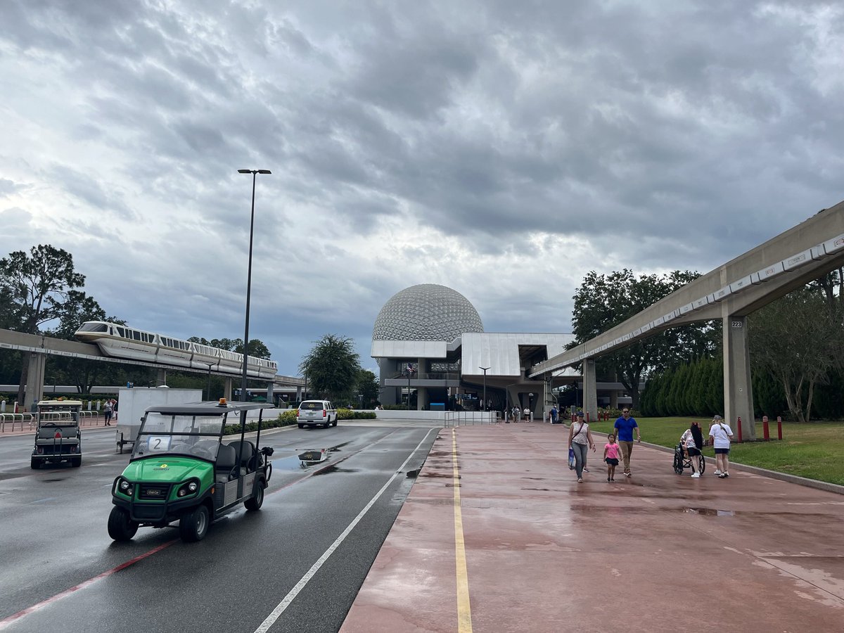 adam_ap_wdw's tweet image. Before, during, and after Garden Rocks concert series at Epcot last night. #Epcot #Disney #WaltDisneyWorld #WDW