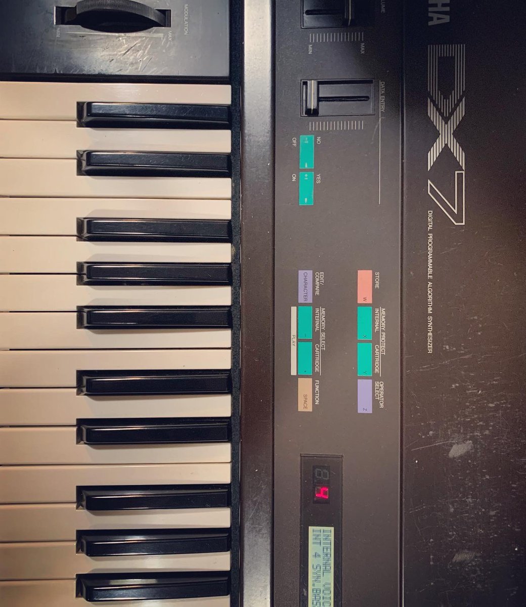 borauslusoy's tweet image. A synth collection is never complete without a DX7. #yamahadx7 #synthesizers #fmsynthesis #synthwave #musicproduction