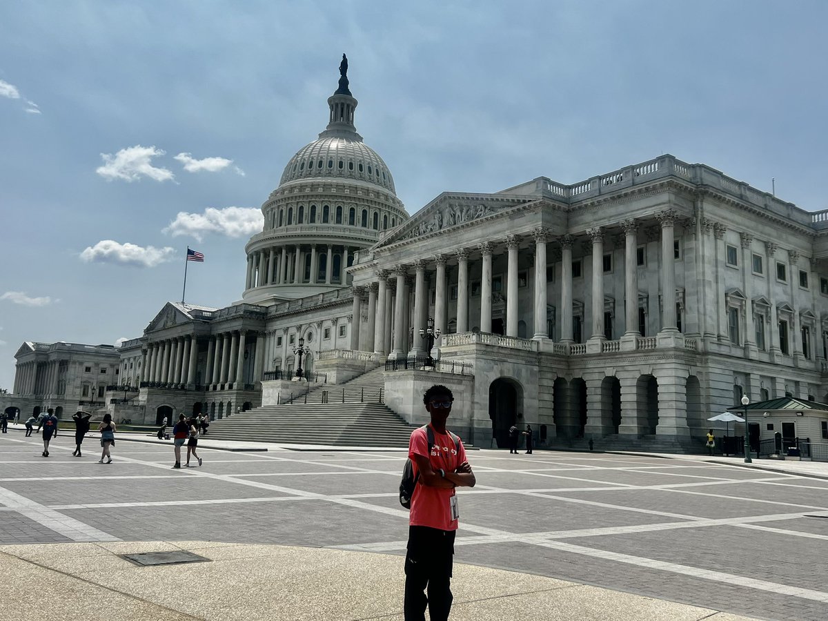 iamcameronaus's tweet photo. Washington D.C… what an amazing time we had! This was so fulfilling…also my future home for 8years!🇺🇸🏛️ https://t.co/HaeFHIehOg