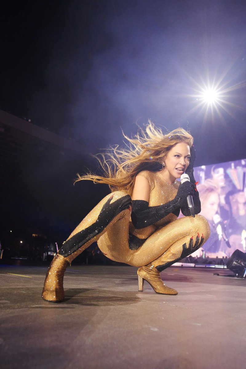 BeyLegion's tweet photo. HEATED 

🎫 https://t.co/gQt79tz5wy #RENAISSANCEWorldTour 🪩 https://t.co/7PTgqg3GMI