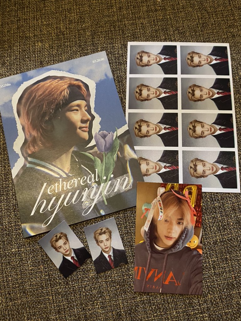 racerhyeon's tweet photo. hyunjin bday kit came home! thank you so much @O325ths 💗💐 #fromO325ths https://t.co/UbnSASQgaY