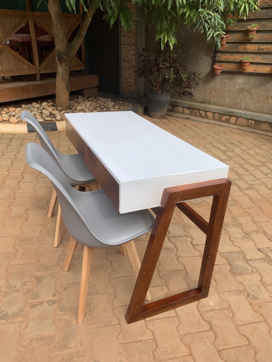 RyleInteriors's tweet photo. Today we are all about the children! Homework time! Give them the perfect environment to shape their future. #homeoffice #homestudy https://t.co/RHJ3WoraXP