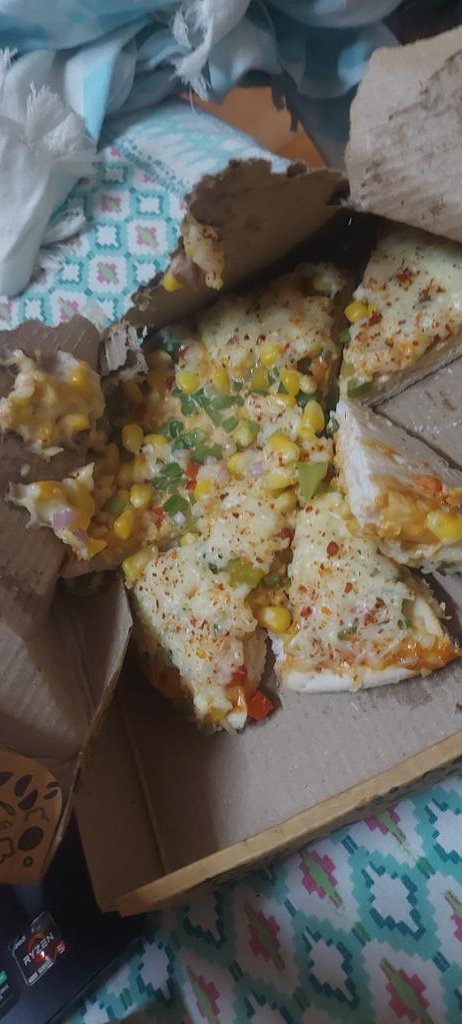mycodingblog's tweet photo. Mishandled order. Spillage issues. Inedible. Dissatisfied with the service. Need a refund asap. Unexpected. @SwiggyCares 
ORDER #167959562853 https://t.co/4xTXqAxwSk