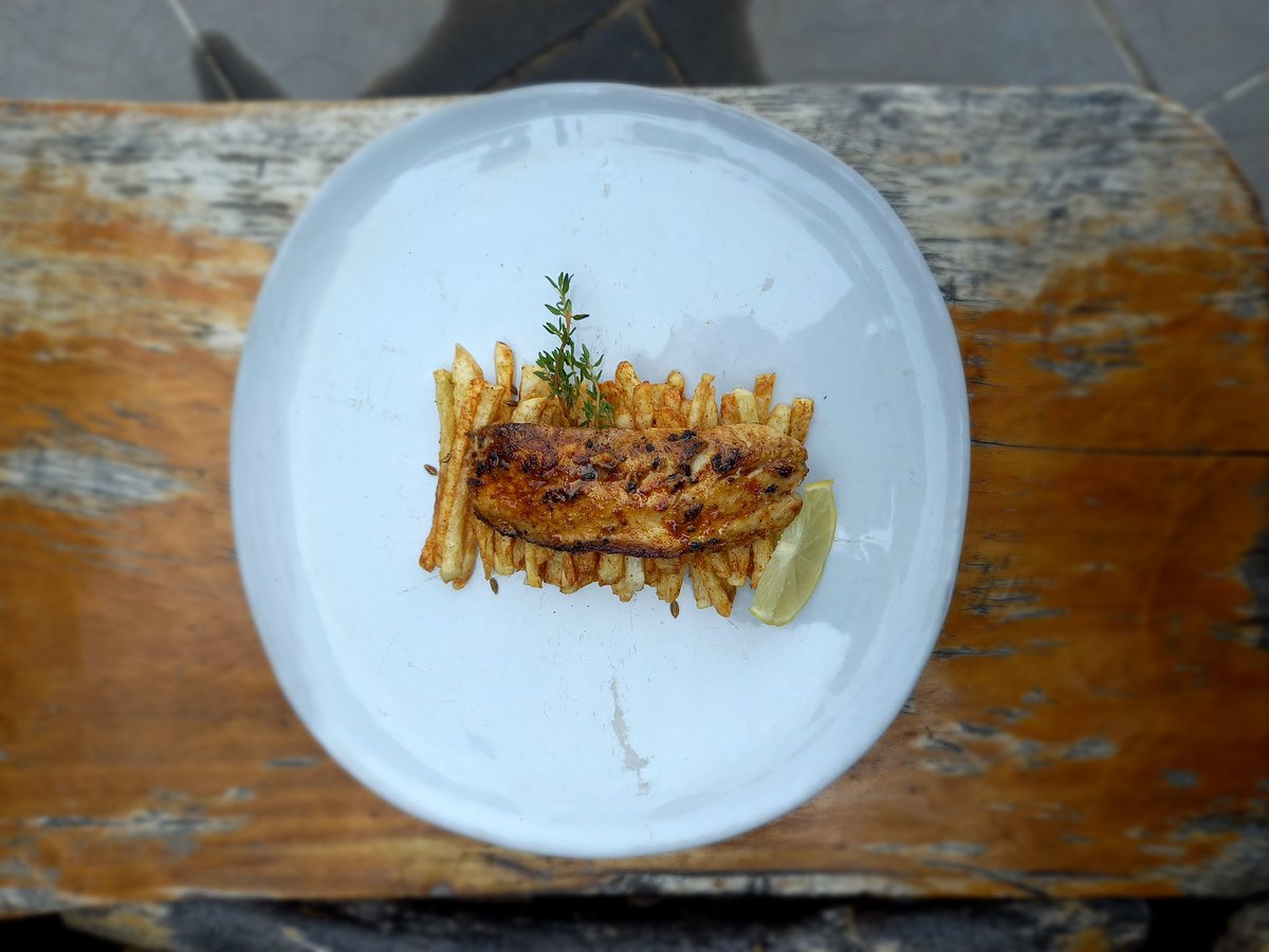 ChefRumbie's tweet photo. Fish & Chips
#chefselection
#mealplanning #catering #cateringservice #chefslife #chef #recipedeveloper #mealplanner #footography #scoffbag #togoordersavailable #femalechefs #africanchef #zimchefsOG #privatechef #madeinzimbabwe #scoffmaster #chefrumbie
#zimbabwean https://t.co/VHq6GCELsd