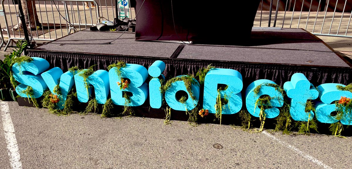 glagoudas's tweet image. What a first day at #SynBioBeta2023 - loved hearing about the moonshots at ARPA-H, how we will get to 30% biomanufactured chemicals from Dept of Commerce, and how we can make fabric dyes sustainably with biology