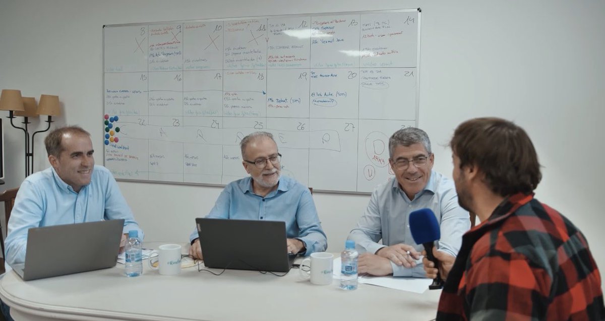 El Jordi, el Pep i el Marçal li han explicat a “un foraster” com podem tenir un Riudoms on desenvolupar-se.   

Mira tot l’acte central de campanya al Youtube de Junts per Riudoms ➡️ 🎥 youtu.be/NezM7s7qBHc

#femhopossible 💪🏼